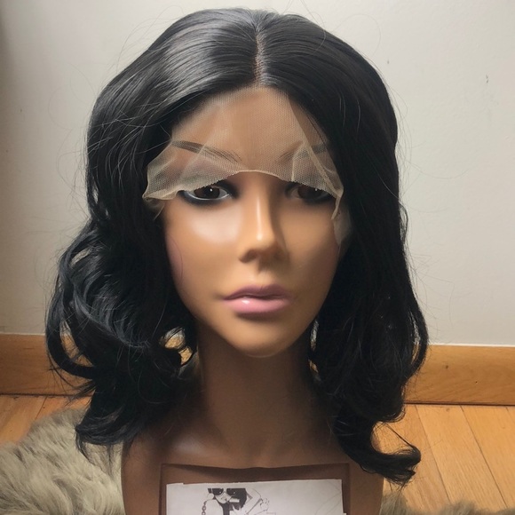 ?Jenica 12” BLACK MIDDLE PART WAVY BOB WIG *NEW*